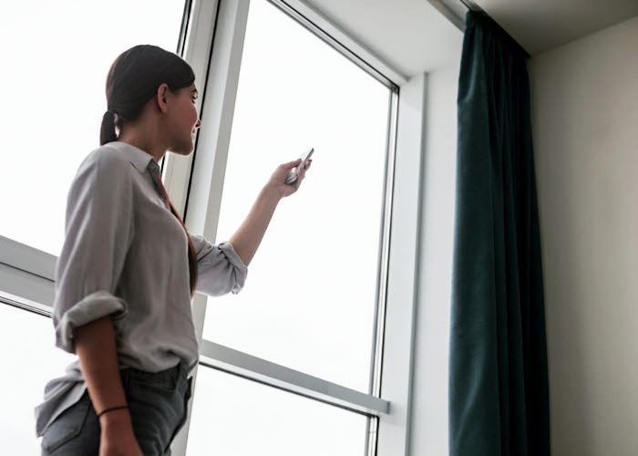 motorized curtains cover - 700x500